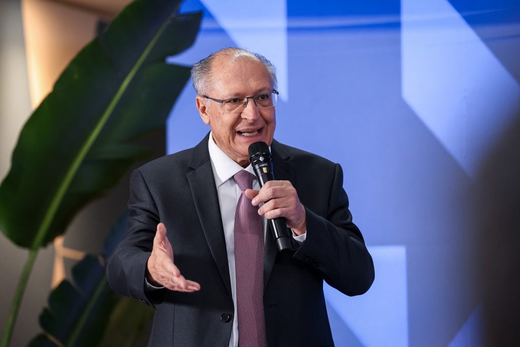 Alckmin critica Bolsonaro após taxação de Trump: ‘Antes um atentado à democracia, agora à economia’