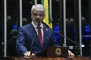 CPI não contribui para investigações sobre INSS, diz Humberto Costa