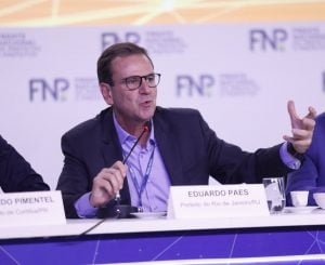 Paes tem larga vantagem na disputa pelo governo do Rio de Janeiro, diz pesquisa; veja os resultados
