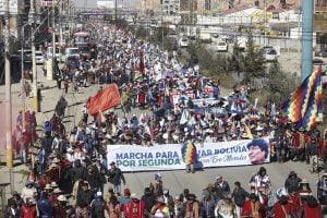 Esquerda fraturada