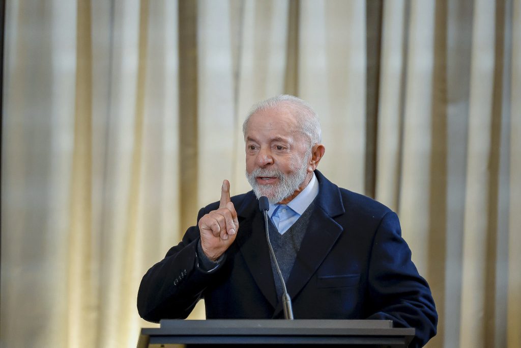 INSS: Governo podia ter feito pirotecnia, mas resolveu desmontar uma quadrilha criada em 2019, diz Lula