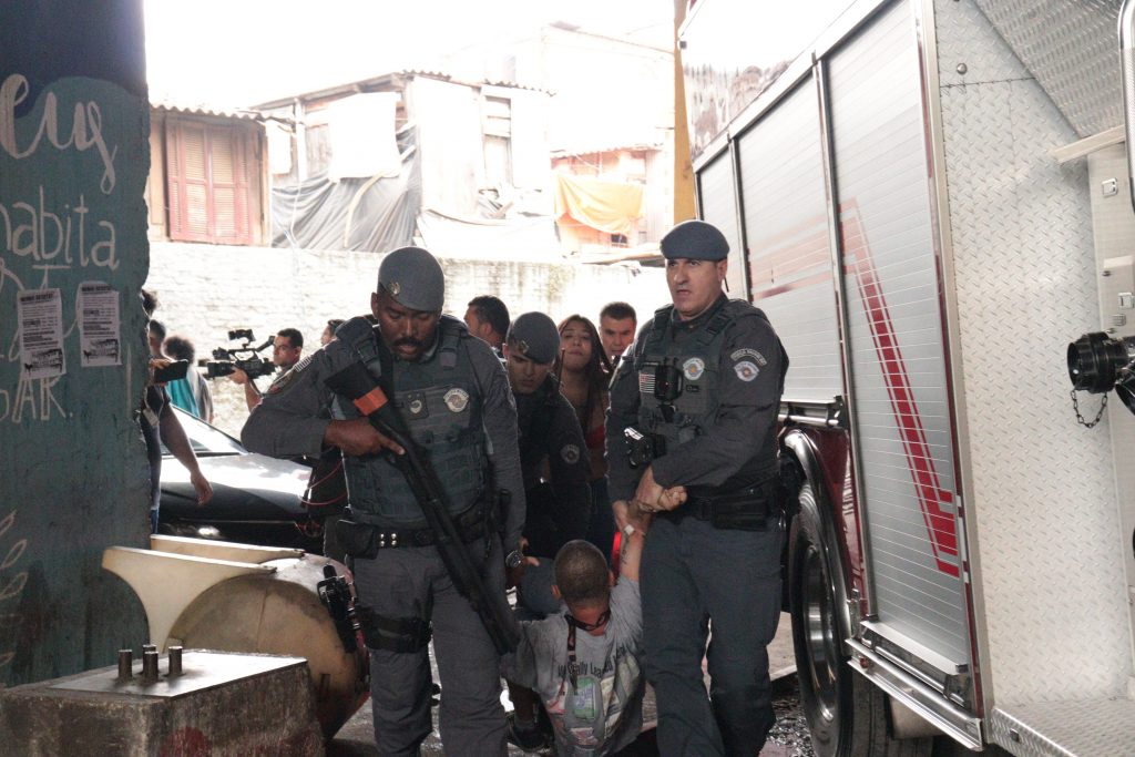 PM reprime novos protestos contra despejo da Favela do Moinho, em São Paulo