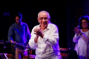 Em show em São Paulo, público louva a obra de Roque Ferreira, calcada no samba de roda