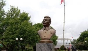 Busto de Stalin é inaugurado em área ocupada pela Rússia na Ucrânia