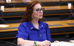 Por que o destino do mandato de Zambelli tende a acirrar a queda de braço entre STF e Câmara