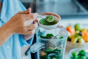 5 alimentos em pó saudáveis para inserir na rotina