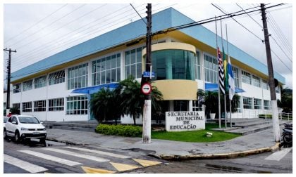 Justiça suspende lei municipal que previa o patrocínio de empresas nos uniformes escolares