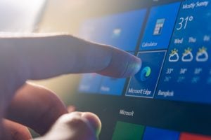 Fim do suporte ao Windows 10 exige ação imediata de empresas para evitar riscos e custos extras