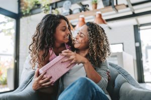 Qualidade e reputação lideram decisão de compra no Dia das Mães, mostra pesquisa