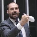 Eduardo Bolsonaro se isola do Centrão enquanto depende do bloco para escapar de cassação