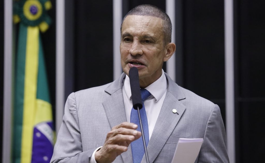 Deputado apresenta projeto para proibir descontos em aposentadorias