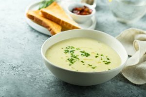 8 receitas de sopas e cremes termogênicos para o outono