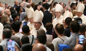 Missa celebra 'intensa vida pastoral' de Francisco em nono e último dia de luto