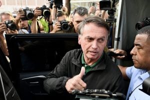 Após 5 horas, Bolsonaro é liberado de hospital; exames apontaram infecção e quadro de gastrite