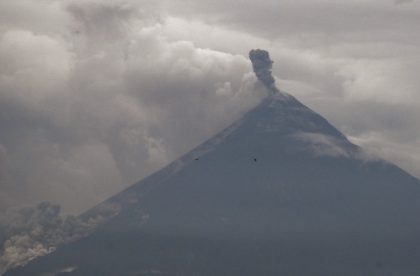 Guatemala tem quase 800 evacuados após erupção de vulcão