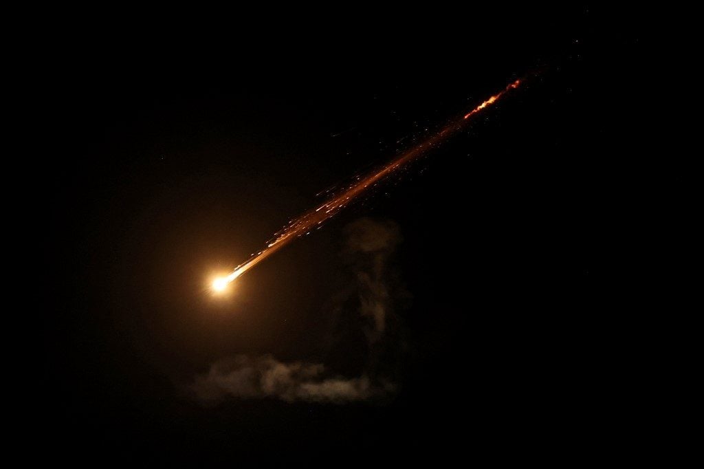 Irã lança mísseis contra Israel em resposta aos ataques contra instalações nucleares