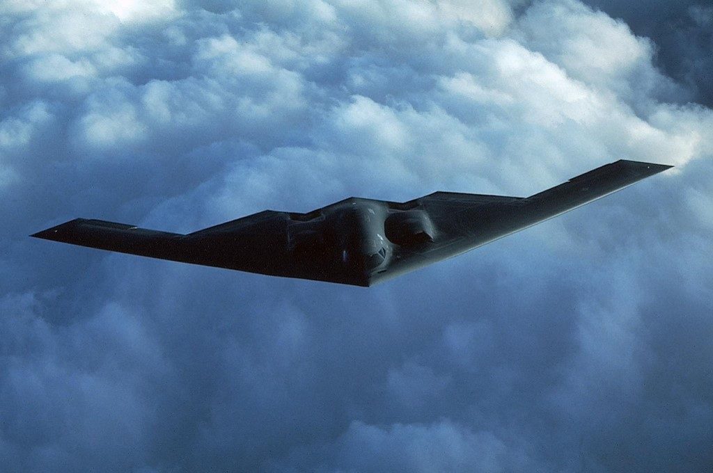 Bombardeiros americanos sobrevoam Pacífico enquanto Trump avalia se vai atacar o Irã