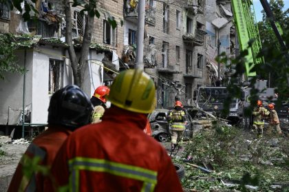 Bombardeios russos deixam oito mortos em Kiev