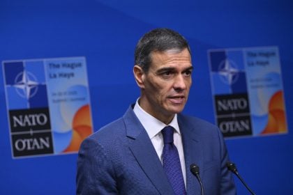 Espanha suspende venda de armas e munições a Israel
