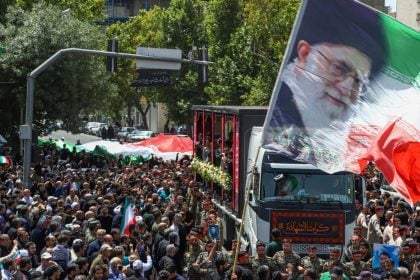 Irã organiza funerais nacionais ‘históricos’ em homenagem a mortos em guerra com Israel
