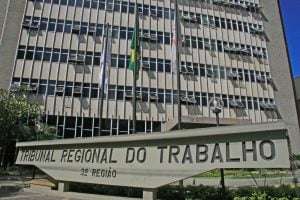 Justiça condena supermercado em Minas Gerais por transfobia contra trabalhadora