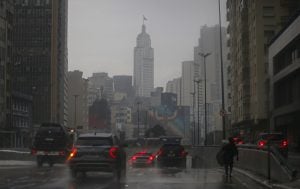Chuva já na segunda-feira: nova frente fria atinge parte do país nesta semana; veja a previsão