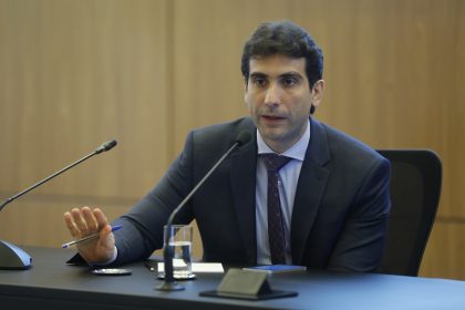 Em ata, Copom indica que Selic deve se manter alta por ‘período bastante prolongado’