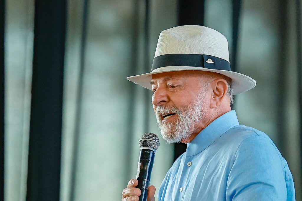Governo Lula é aprovado por 39,8% e reprovado por 56,7%, diz Paraná Pesquisas