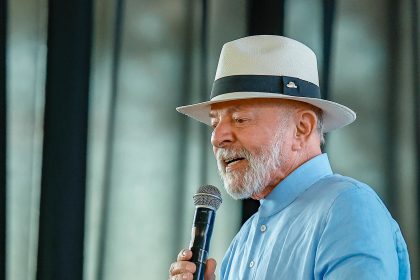 Governo Lula é aprovado por 39,8% e reprovado por 56,7%, diz Paraná Pesquisas