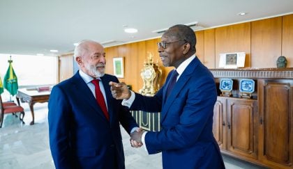 Lula e presidente do Benin discutem agricultura e conexão aérea