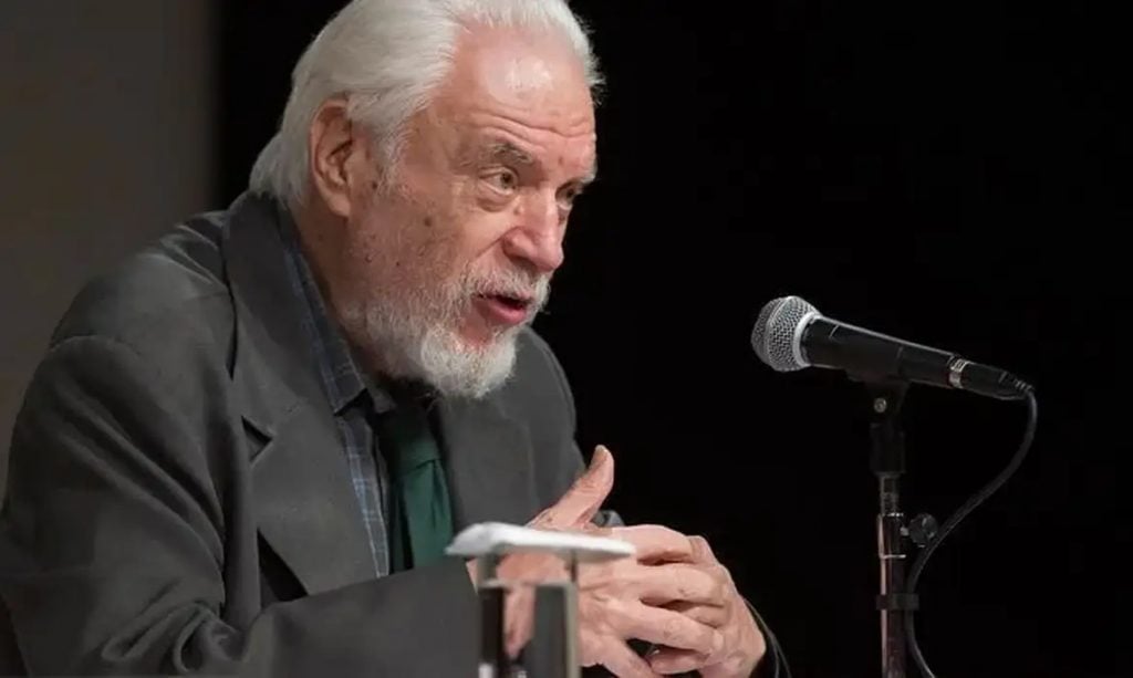 Escritor Cícero Sandroni, integrante da ABL, morre aos 90 anos