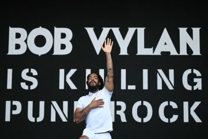 Governo britânico condena declarações de dupla de rap contra Israel em Glastonbury