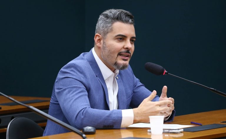 Projeto para regularizar áreas ocupadas por entidades religiosas avança na Câmara