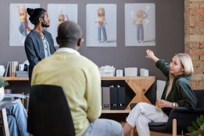 Como pequenas empresas devem agir para atender à nova regra de saúde mental no trabalho