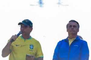 No banco dos réus, Bolsonaro pede a Lula que apoie anistia a golpistas