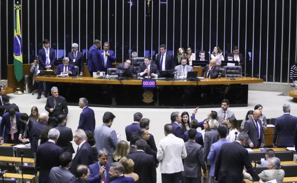 Alcolumbre lê requerimento e Congresso dá o 1º passo para criar a CPMI do INSS