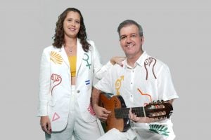 As paródias musicais de Edu Krieger: 'Escancaramos o comportamento patético'