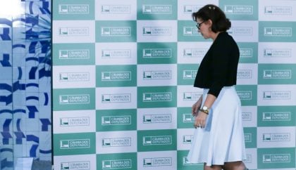 Fuga de Zambelli após condenação no STF começou pela Argentina; veja o trajeto