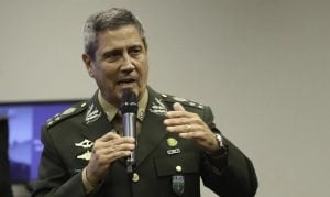 Defesa de Braga Netto pede a Moraes acareação 'urgente' com Mauro Cid