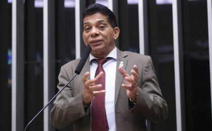 Deputado do PL quer criar ‘Lei da Liberdade Humorística’ após condenação de Léo Lins