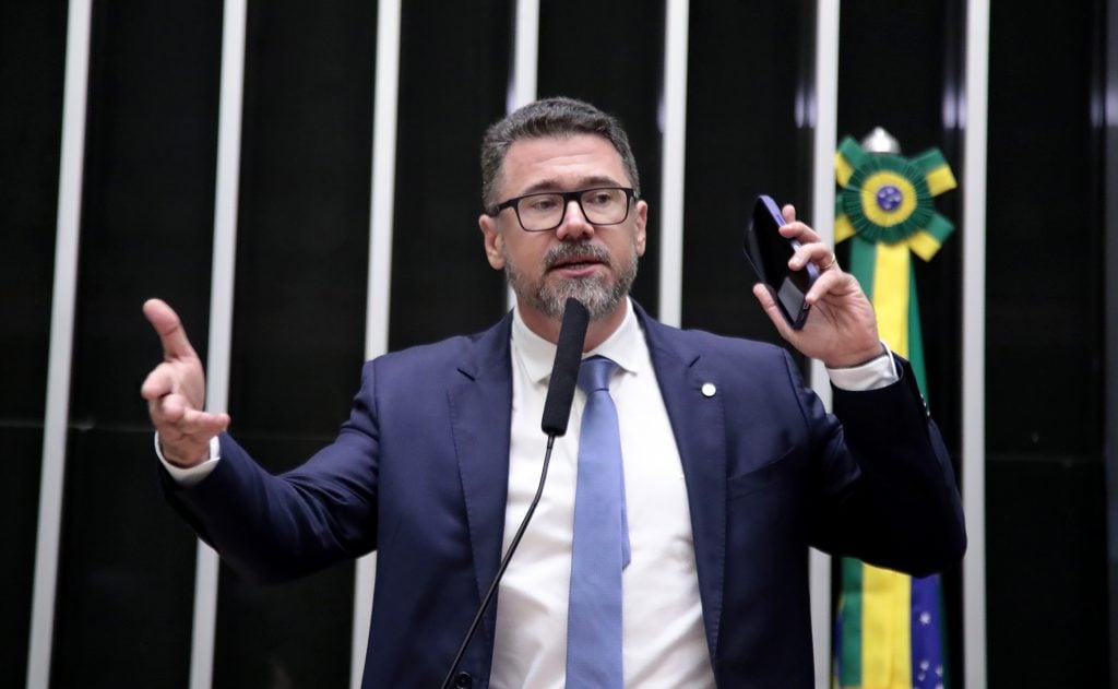 Marcos Pollon alega ser autista para justificar permanência em motim da Câmara