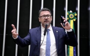 Marcos Pollon alega ser autista para justificar permanência em motim da Câmara