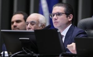 Câmara pode votar projeto contra 'adultização' de crianças nesta semana