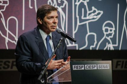 Por que falta mão de obra para a indústria? Pesquisa aponta mudanças no perfil do trabalhador