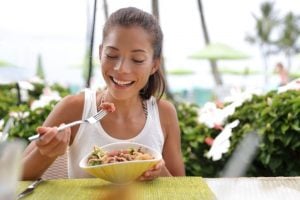 6 mitos e verdades sobre dieta cetogênica e jejum intermitente