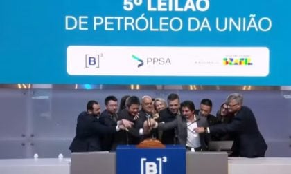 Leilão do pré-sal supera as expectativas e arrecada 28 bilhões para a União