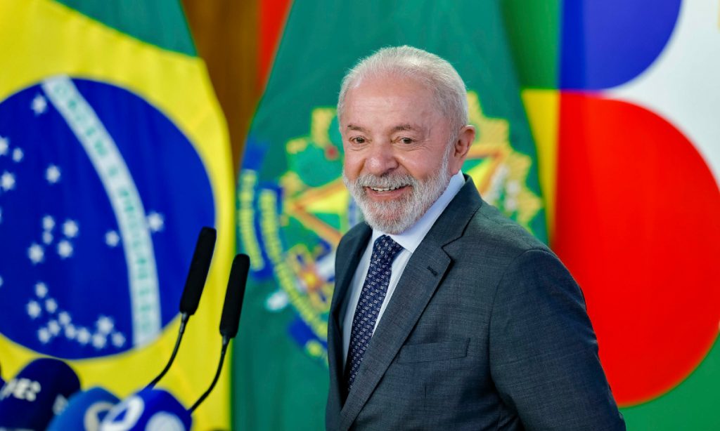 Lula sanciona lei que garante 30% de vagas em concursos a negros, indígenas e quilombolas