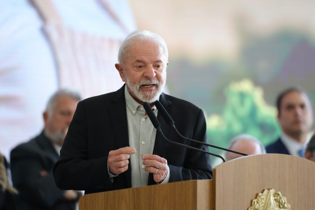 Lula divulga Plano Safra para agricultura familiar com elogios a Galípolo: 'Muito sério'