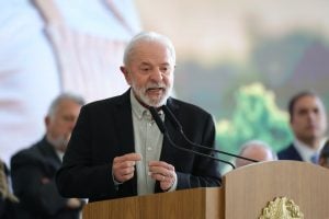 Brasil ficará do lado da paz em tensão entre os EUA e Venezuela, diz Lula
