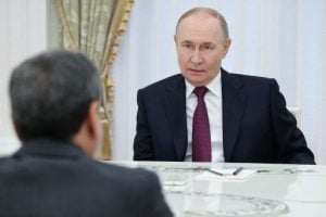 Putin condena o ataque americano, mas evita prometer ajuda militar ao Irã